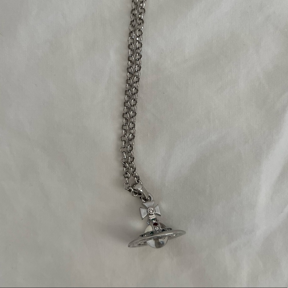vivienne westwood orb pendant (NOT AUTHENTIC)